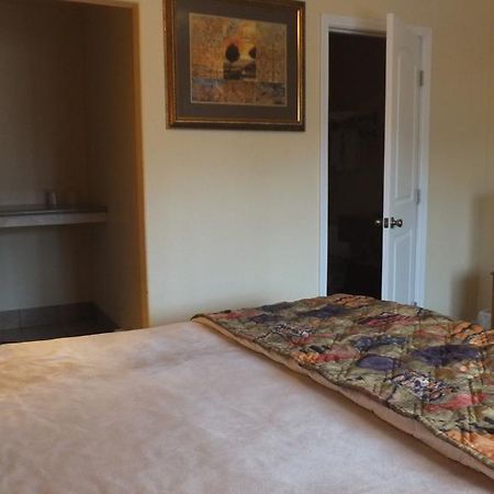 Turtle Bay Lodge Redding Room photo