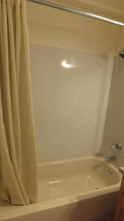 Turtle Bay Lodge Redding Room photo