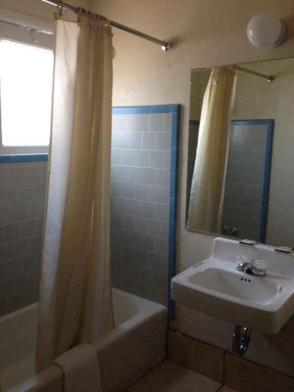 Turtle Bay Lodge Redding Room photo