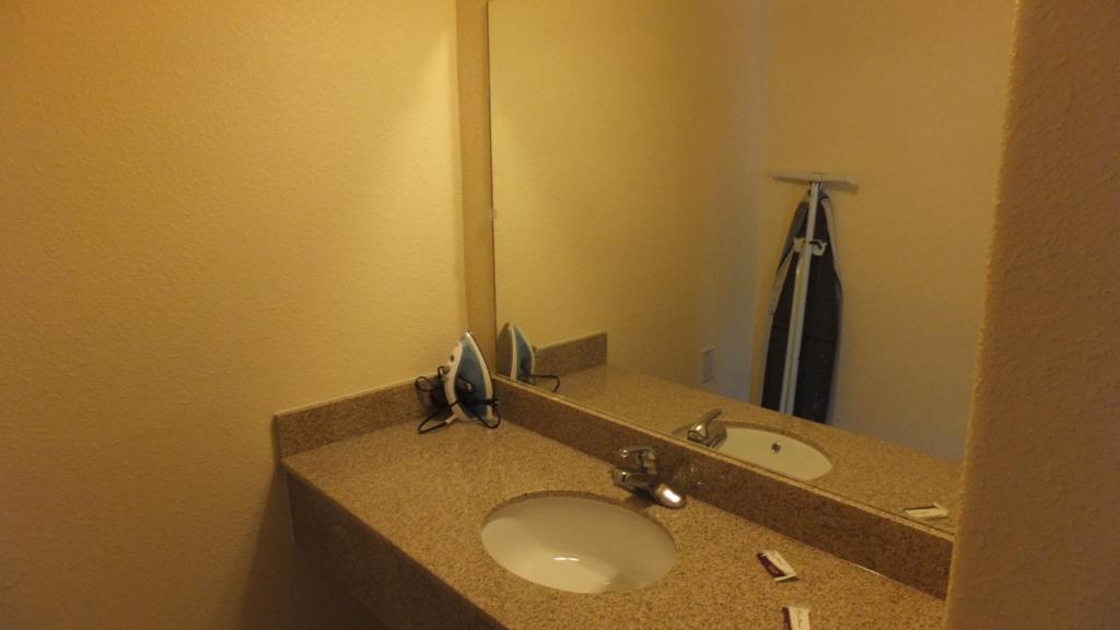 Turtle Bay Lodge Redding Room photo